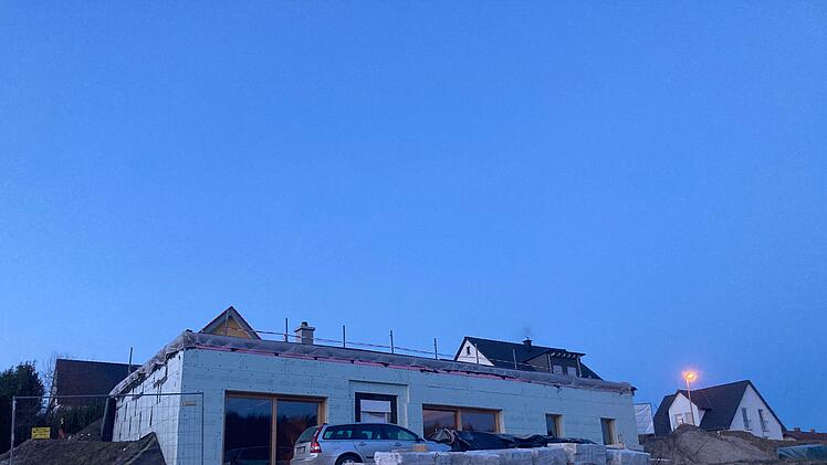 Wachenroth: Außergewöhnliches Wohnprojekt sorgt für Aufsehen - "hier entsteht kein Hobbit-Haus"