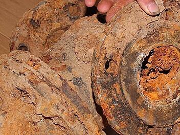 So sieht ein Wasserschieber nach etlichen Jahrzehnten aus.   Hier sammeln sich  im Laufe der Jahrzehnte  Ablagerungen an, weshalb die Schieber nicht mehr richtig dicht schließen. Foto: Gerd Schaar