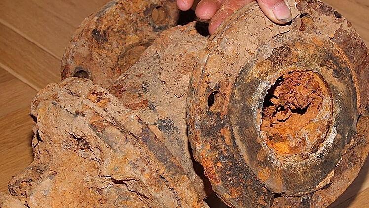 So sieht ein Wasserschieber nach etlichen Jahrzehnten aus.   Hier sammeln sich  im Laufe der Jahrzehnte  Ablagerungen an, weshalb die Schieber nicht mehr richtig dicht schließen. Foto: Gerd Schaar