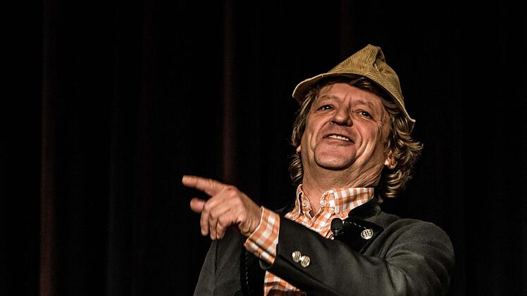 "Weg von hier": Frank-Markus Barwasser begeisterte das Publikum in Coburg mit seinem neuen Programm. Foto: Jochen Berger