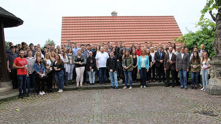 Alle Berufsstarter aus dem Betrieben im Eberner Stadtgebiet.Foto: Ralf Kestel