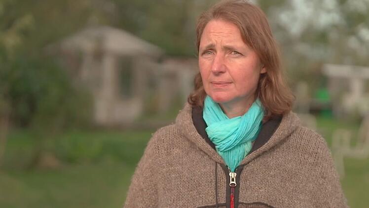 Die 50-j&auml;hrige Ariane vermisst ihr Zuhause und ihre Kinder.