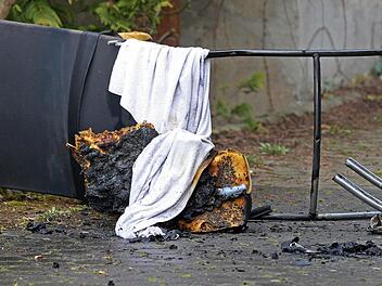 Eine Duftkerze hat am Donnerstag einen Zimmerbrand in Eggolsheim (Landkreis Forchheim) ausgelöst. Drei Menschen wurden leicht verletzt. Foto: News5 / Herse