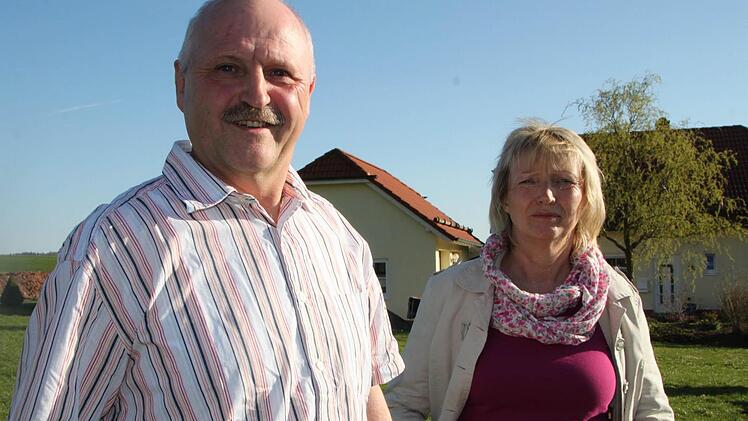 Sie werden ihre Enkel nicht in der Rhön aufwachsen sehen: Heinz und Rita Schuhmann bedauern den Vorfall sehr. Foto: Ulrike Müller