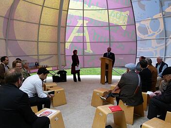 Das Zelt der Religionen gilt als Symbol für ein friedliches Miteinander der Religionen und Kulturen in Bamberg und wird gut angenommen. Foto: Marion Krüger-Hundrup