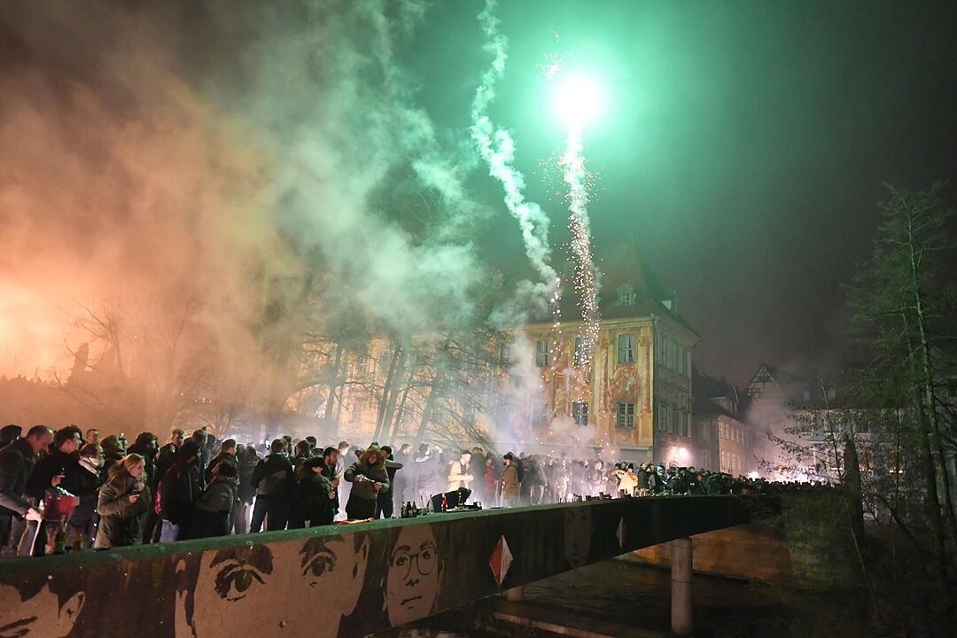 Impressionen von der Silvesternacht: So feierte Bamberg den Jahreswechsel