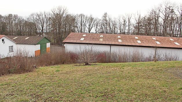&Uuml;ber 5000 Kubikmeter Erdreich m&uuml;ssen abtransportiert werden, um eine Zufahrt zum geplanten neuen Bauhof der Gemeinde Lautertal zu schaffen.