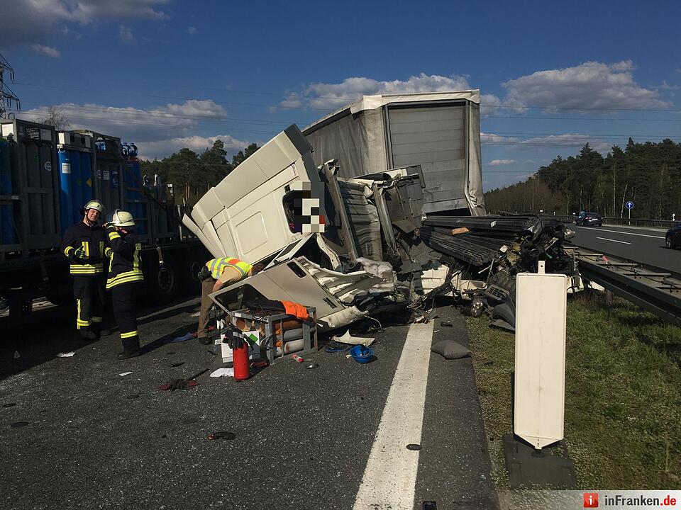 Schwerer Lkw-Unfall auf A6 bei Nürnberg
