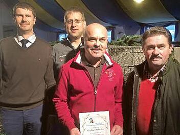 Ehrungen gab es bei den Kleintierzüchtern. Im Bild (von links): Klaus Ruppert, Michael Bohl, Siegfried Schedel und Fritz Bauer.  Foto: Dieter Wolf