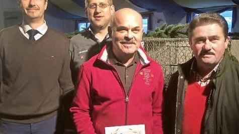 Ehrungen gab es bei den Kleintierzüchtern. Im Bild (von links): Klaus Ruppert, Michael Bohl, Siegfried Schedel und Fritz Bauer.  Foto: Dieter Wolf