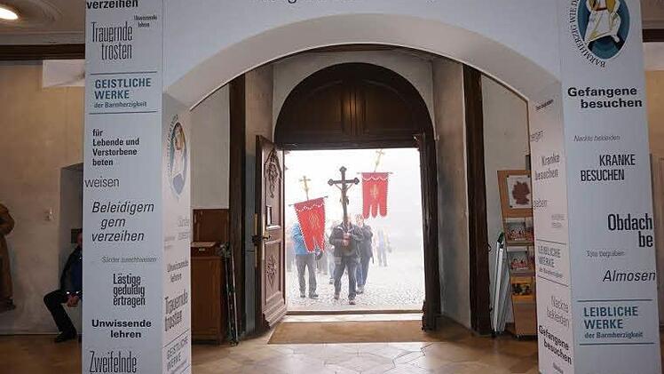 Eindruck von der Feierlichkeit zur Schließung der Heiligen Pforte.  Foto: Marion Eckert