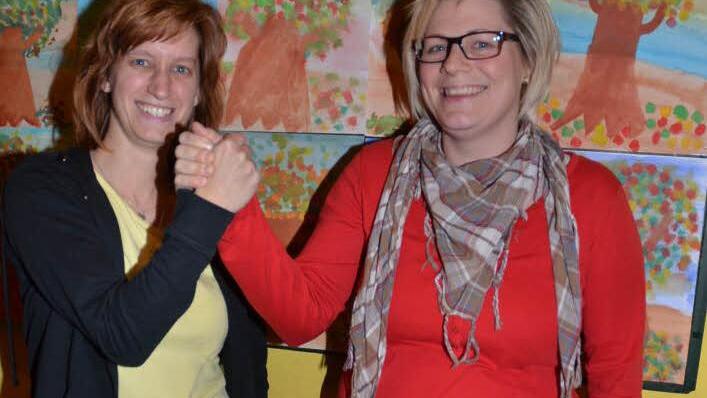 Zwei Power-Frauen und Ulknudeln der Ruotnkernge Fousanocht werden auch heuer wieder die Besucher der Büttenabende zum Lachen bringen. Tina Baumstark (links) und Steffi Dressel verraten allerdings noch nicht, was auf die Narrenfamilie zukommt. Foto: K.-H. Hofmann