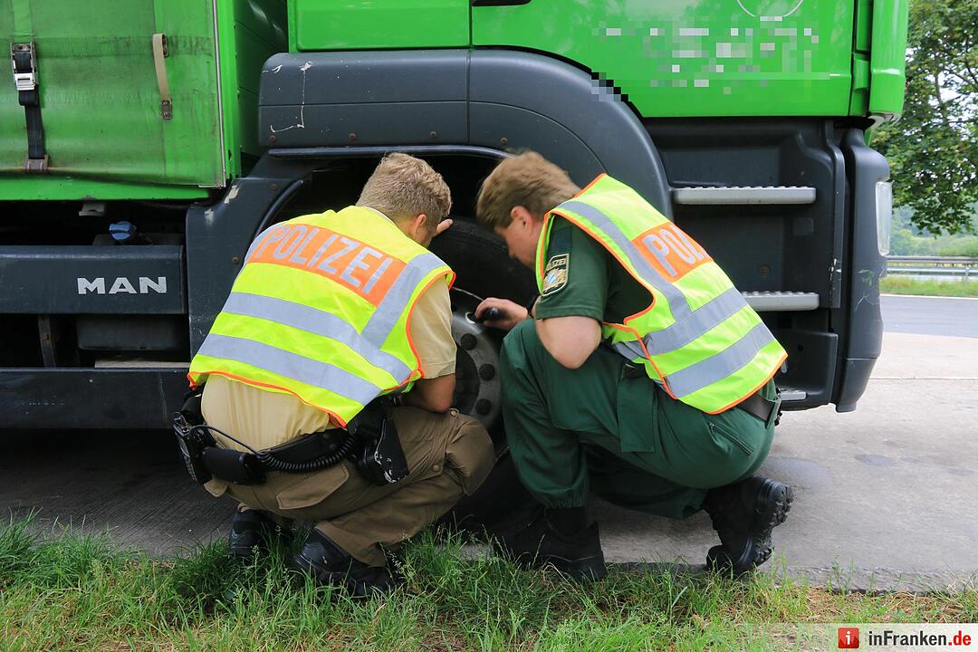 Polizeigroßkontrolle auf der A73 am Rastplatz Regnitztal