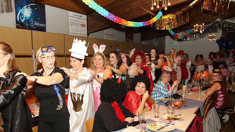 Weiberfasching des TV 48 Coburg in Creidlitz Foto: Michael Stelzner