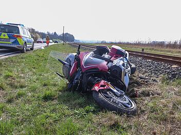 Bei Wiesenthau verungl&uuml;ckte am 2. April ein Motorradfahrer. Foto: NEWS5 /Merzbach