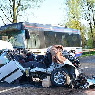 Miltenberg: Auto kollidiert mit Linenbus - ein Toter