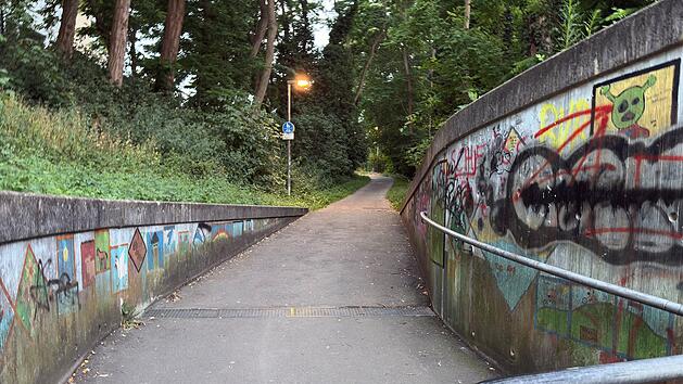 Leblose Frau auf Radweg im Kreis Aschaffenburg gefunden