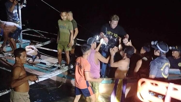 Brand auf F&auml;hre auf den Philippinen