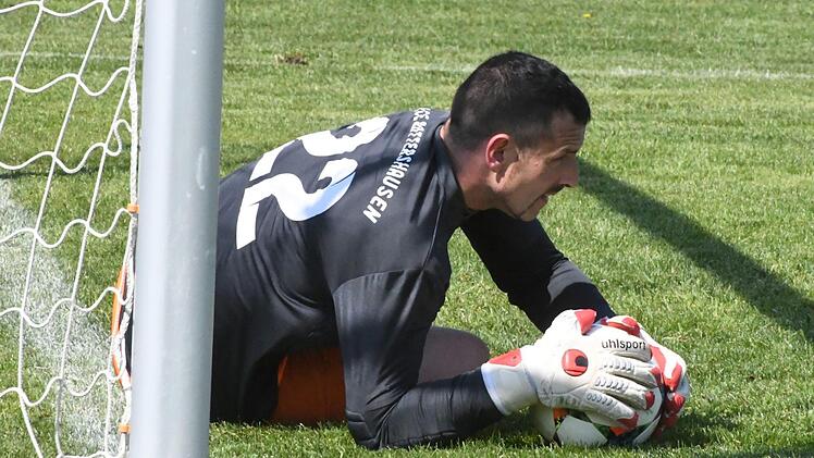 Seinen Kasten sauber gehalten hatte Christian Heydenbluth beim 4:0-Erfolg seines FC Rottershausen beim TSV Rothhausen/Thundorf. Damit ist die Elf von Matthias Gerhardt seit fünf Spielen ungeschlagen und auf dem besten Weg zum Klassenerhalt in der Kreisklasse Rhön 2. Foto: Hopf