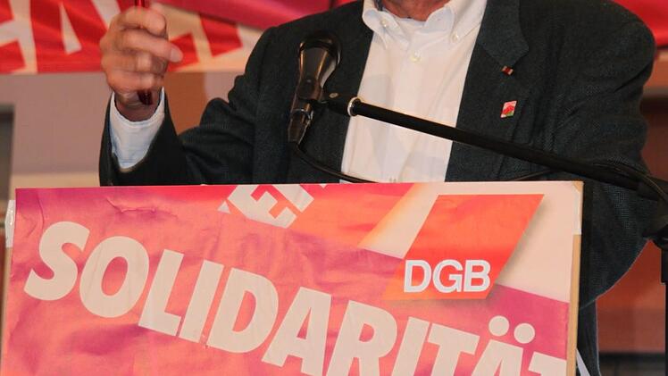"Das ist eine bodenlose Unverschämtheit", schimpfte Gewerkschafter Manfred Druck über die Schließung der Redwitzer Firma "Lapp Insulators". Foto: Stephan Stöckel