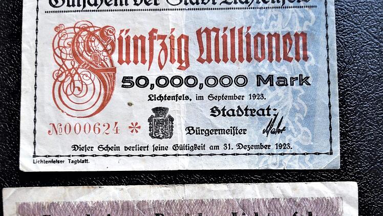 Unter diesen Gutschein der Stadt Lichtenfels hatte der letzte ehrenamtliche Bürgermeister, Andreas Mahr, vor 100 Jahren seine Unterschrift gesetzt; auch interessant der Gutschein des "Bezirkes Lichtenfels".