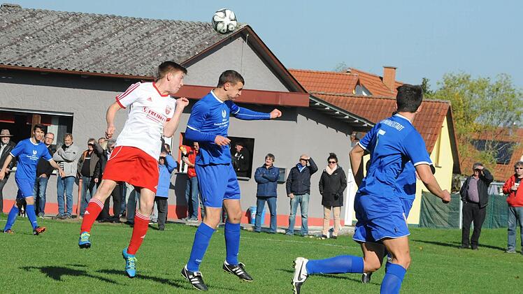 Blick auf das Spiel der Woche in Großwenkheim. Foto: Hopf