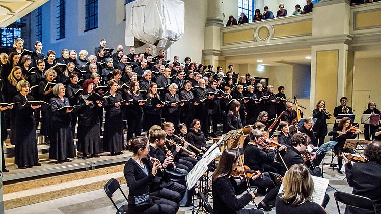 Der Coburger Bachchor und das Main-Barockorchester Frankfurt beeindruckten bei der Aufführung des Weihnachts-Oratoriums in St. Moriz. Foto: Jochen Berger