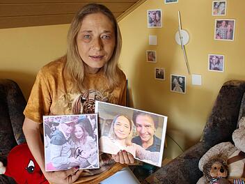 Kerstin Flory aus Uehlfeld kennt sie alle persönlich: Michl Müller, Chris Böttcher, Lizzy Aumeier, Alexander Göttlicher und viele andere Größen der fränkischen und deutschen Kabarettszene. Foto: Evi Seeger