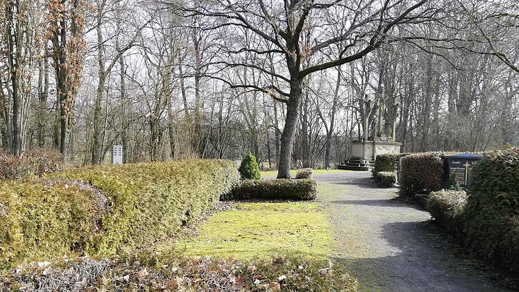 Ein neues Urnenfeld soll in diesem Bereich des Friedhofs entstehen.Foto: Heike Beudert