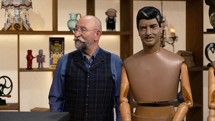 Horst Lichter erkannte eine &Auml;hnlichkeit der Puppe zur Hollywood-Ikone Clark Gable.