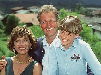 Seine bekannteste Rolle: In "Der Bergdoktor" spielte Gerhart Lippert (Mitte, mit Anita Zagaria und Manuel Guggenberger) den Arzt Dr. Thomas Burgner.