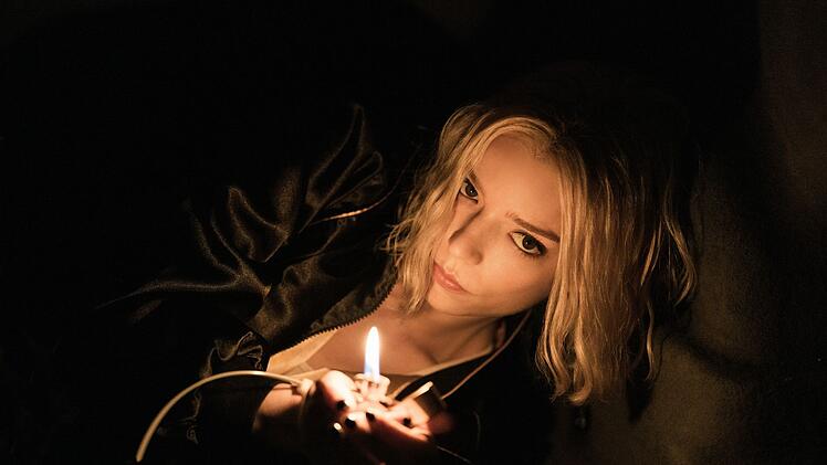 Nach einem gro&szlig;en Coup ist die Betr&uuml;gerin Lucky (Anya Taylor-Joy) pl&ouml;tzlich auf sich allein gestellt und in stetiger Gefahr.