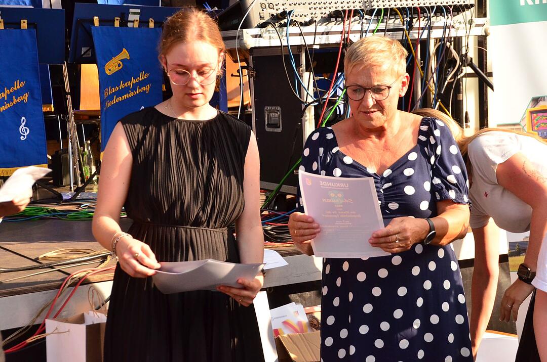 Auf dem Marktplatz Ebermannstadt wird gefeiert!