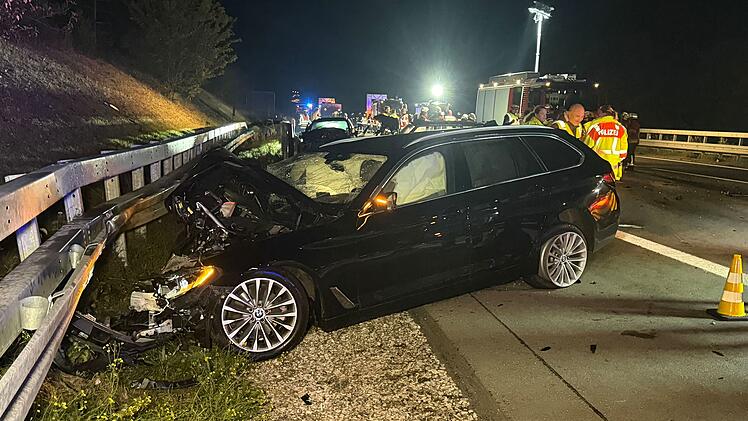 Toter und Verletzte bei Auffahrunfall auf A9 im Kreis Roth