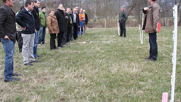 Die Bad Bockleter Landwirte wollen ihre Uferstreifen nicht mit anderen Flächen des Wasserwirtschaftsamtes tauschen, obwohl ihnen die Behörde schon weit entgegen gekommen ist und bei Ortsterminen für ihr Projekt geworben hat. Foto: Archiv