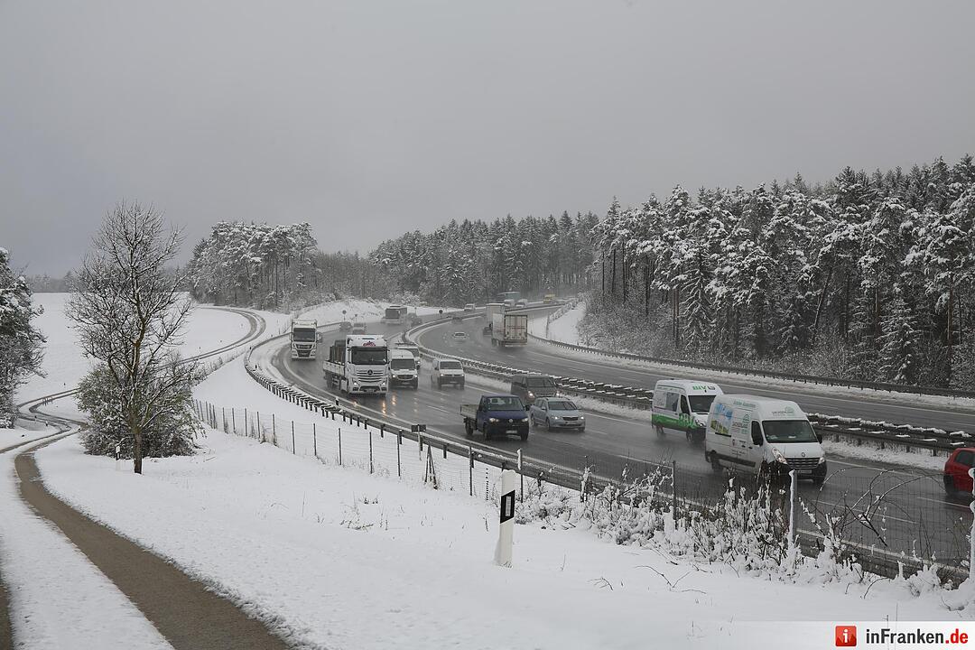 Schneechaos auf der A9 bei Bayreuth