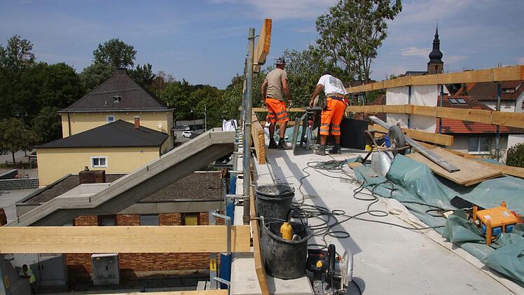 Bahnhof Untersteinach: Blick auf die Bauarbeiten. Foto: Jürgen Gärtner