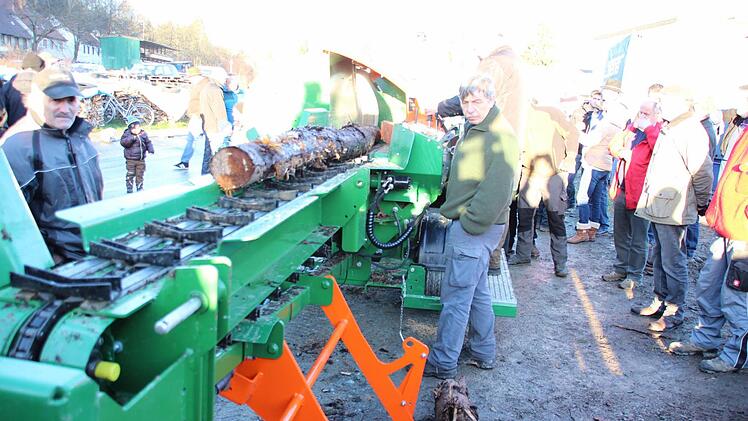Die Stämme werden automatisch eingezogen. Foto: Friedwald Schedel