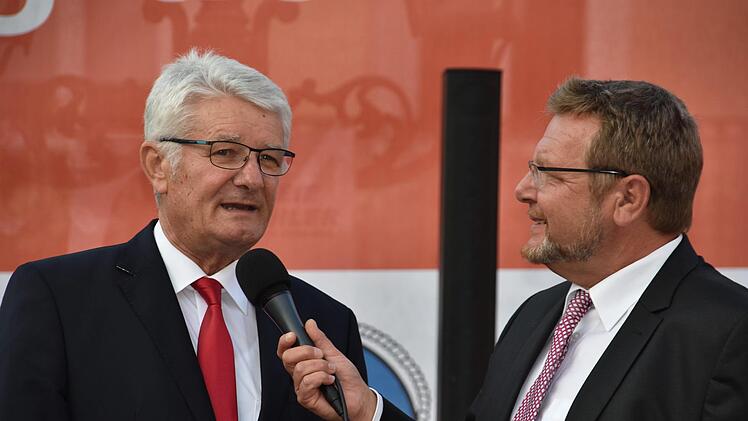BRK-Präsident Theo Zellner im Gespräch mit Moderator Heiner Gremer