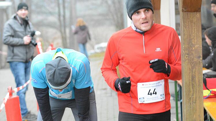 Schnappschüsse vom Fuschter Silvesterlauf.