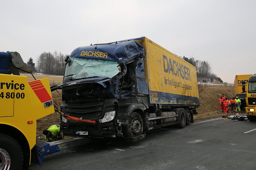 Schwerer Lkw-Unfall im Landkreis Hof
