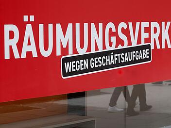 Höchstadt: Lederwarengeschäft veranstaltet nach 46 Jahren letzten Ausverkauf