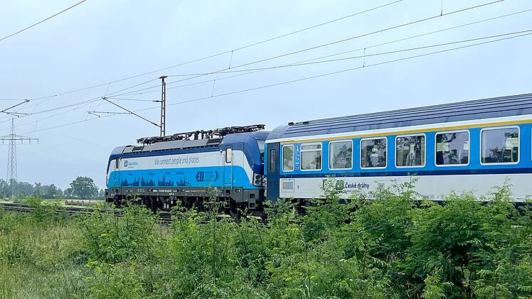 Zug zwischen Berlin und Prag