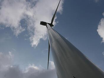 Für den geplanten Windpark Machtilshausen werden derzeit Messungen vorgenommen. Symbolbild: Paul Ziegler