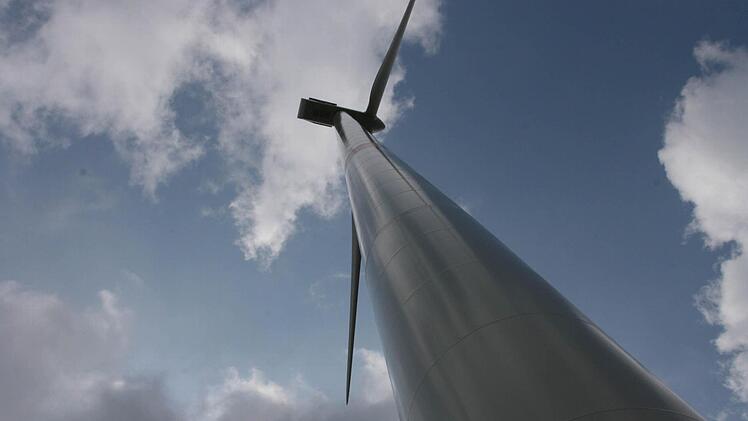 Für den geplanten Windpark Machtilshausen werden derzeit Messungen vorgenommen. Symbolbild: Paul Ziegler