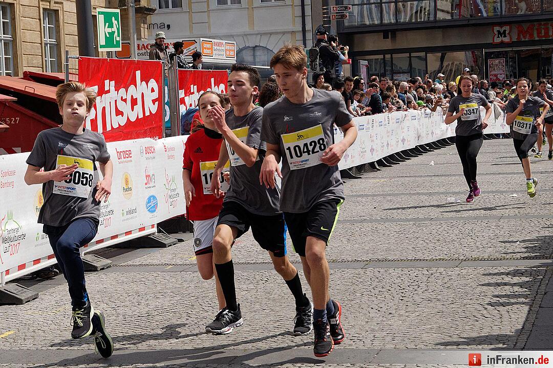 Weltkulturerbelauf 2017 in Bamberg: Der Zieleinlauf am Maxplatz