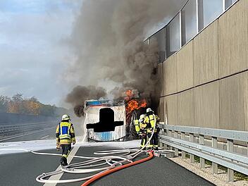 Lkw-Anh&auml;nger brennt auf der A73 bei Forchheim