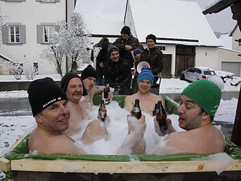 Die Eicherfreunde Affalterthal bei ihrer Aktion Foto: Reinhard Löwisch