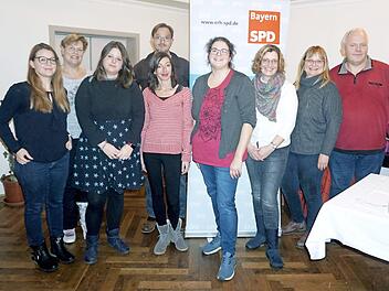 Die Bewerber der Weisendorfer SPD für den Marktgemeinderat. Auf dem Bild fehlen Christine Schieb, Stephan Rascher und Waltraud Segschneider. Foto: Richard Sänger