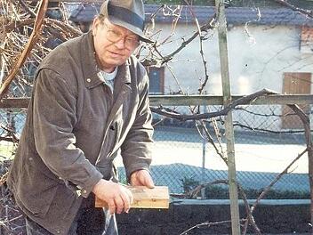 Beim F&uuml;ttern von Federvieh muss man an Fastnachtsdienstag besonders aufmerksam sein.